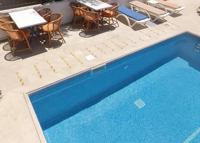 Aparthotel Deniz *